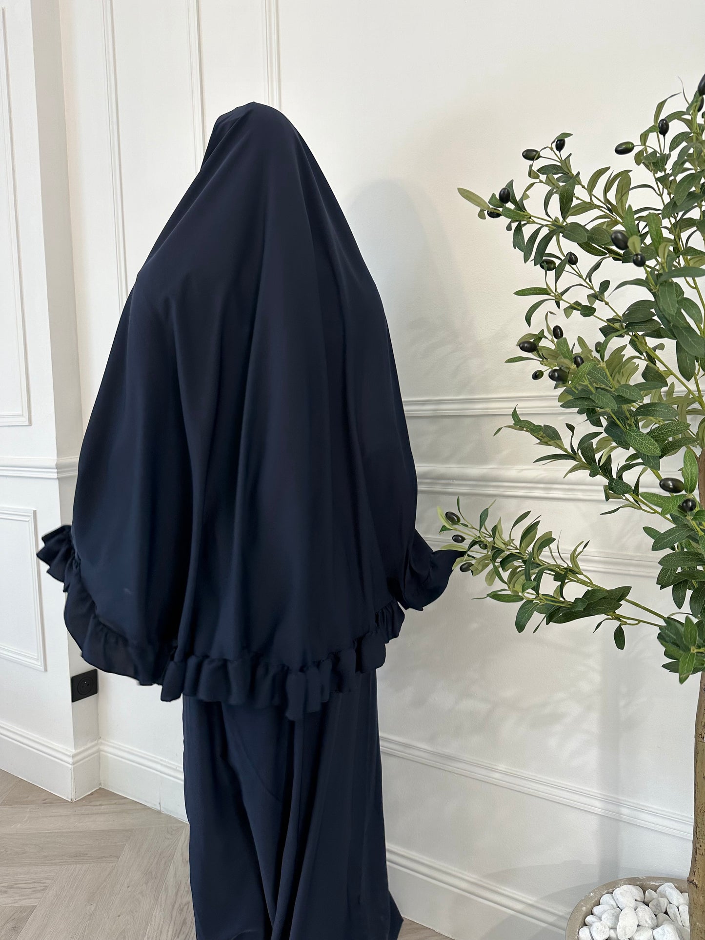 Ensemble de prière à volants Hafsa - Soie de Médine - Bleu nuit